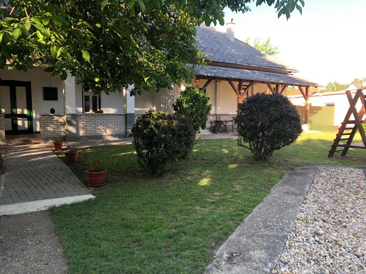 Tisza-Kert Apartmanok Tiszafüred Zewnętrze zdjęcie