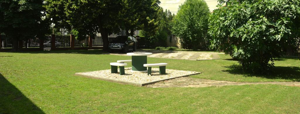 Tisza-Kert Apartmanok Tiszafüred Zewnętrze zdjęcie